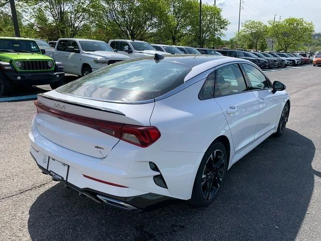 Used 2024 White Kia GT-Line image 7