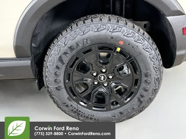 New 2025 Desert Sand Ford Outer Banks image 32