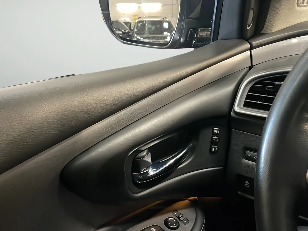 Used 2020 Black Nissan SL image 31