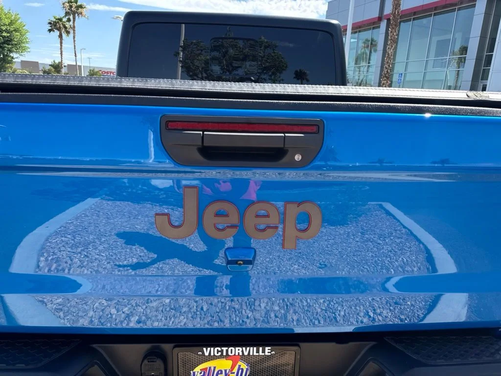 Used 2023 Blue Jeep Mojave image 7