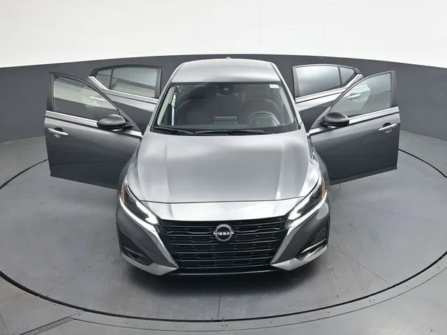 2025 Nissan Altima SV - Photo 30