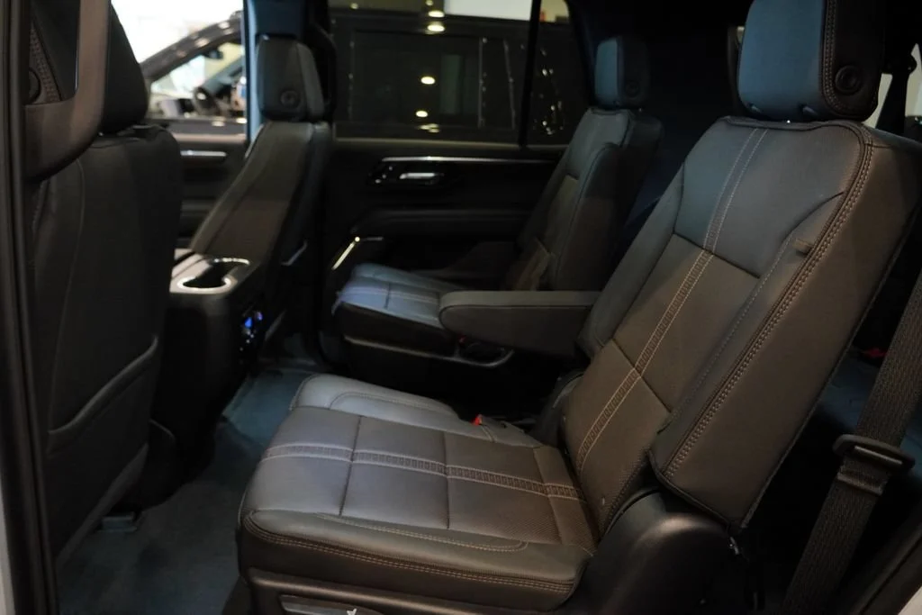 New 2026 Polar White Tricoat Chevrolet High Country image 11