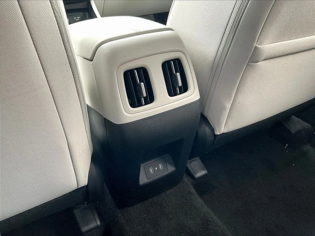 New 2026 White Hyundai SEL image 17
