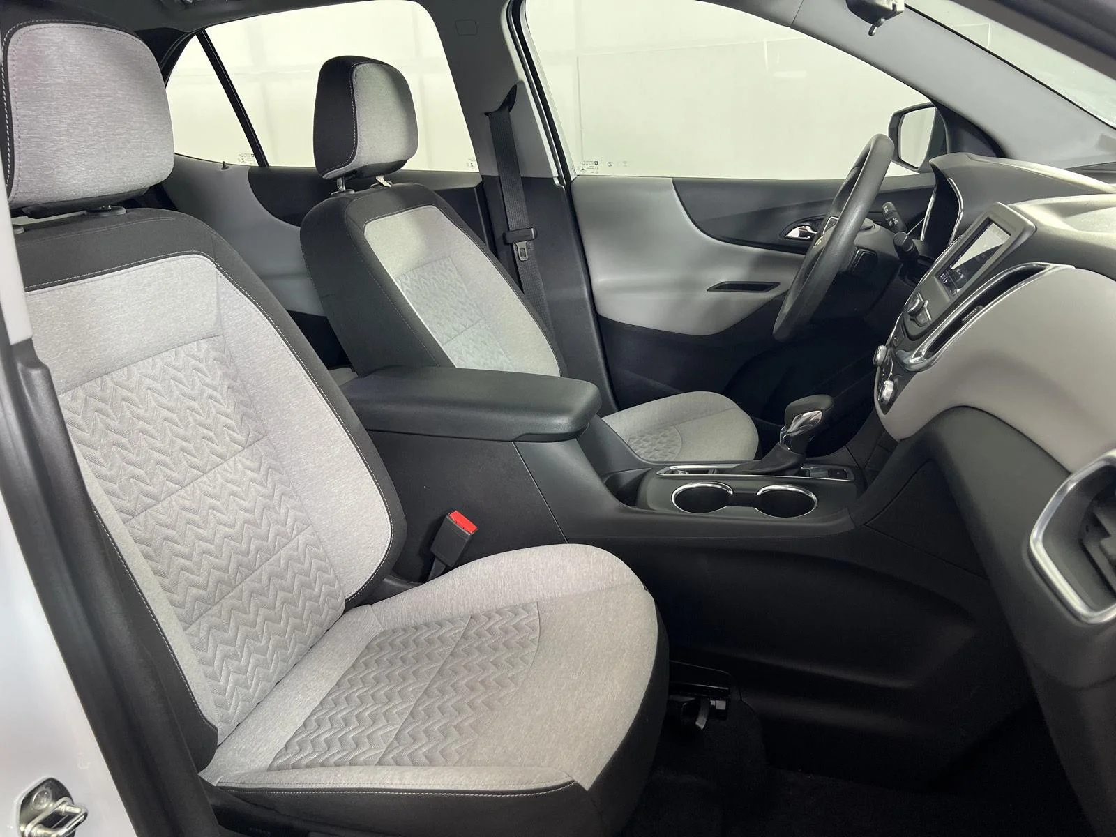 Used 2022 Summit White Chevrolet LS image 20