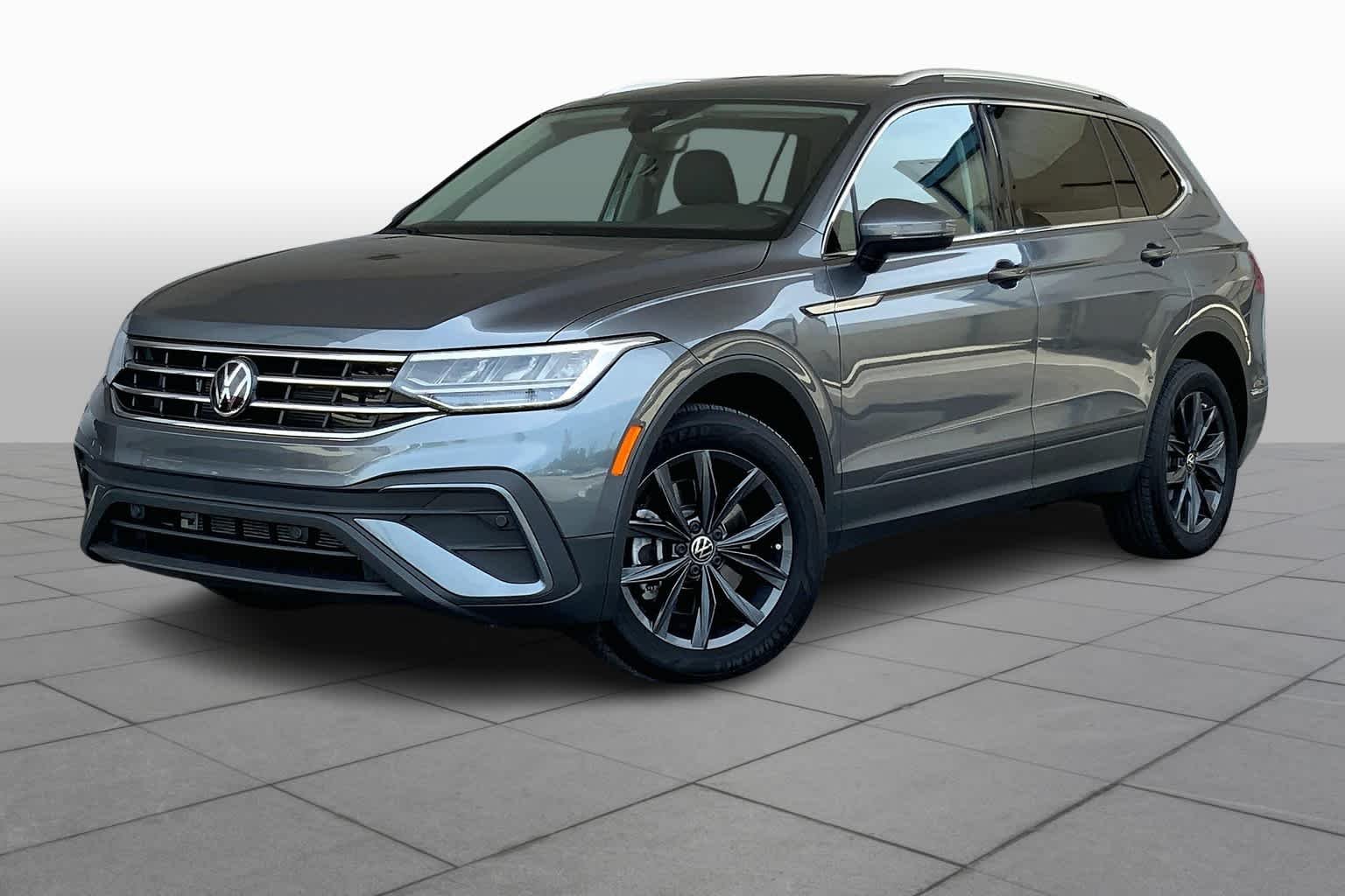 2022 Volkswagen Tiguan 2.0T SE's photo