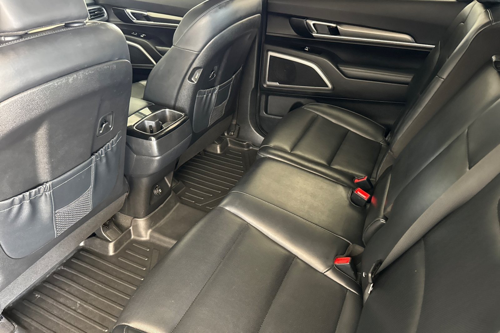 Used 2022 GRAY Kia LX image 11
