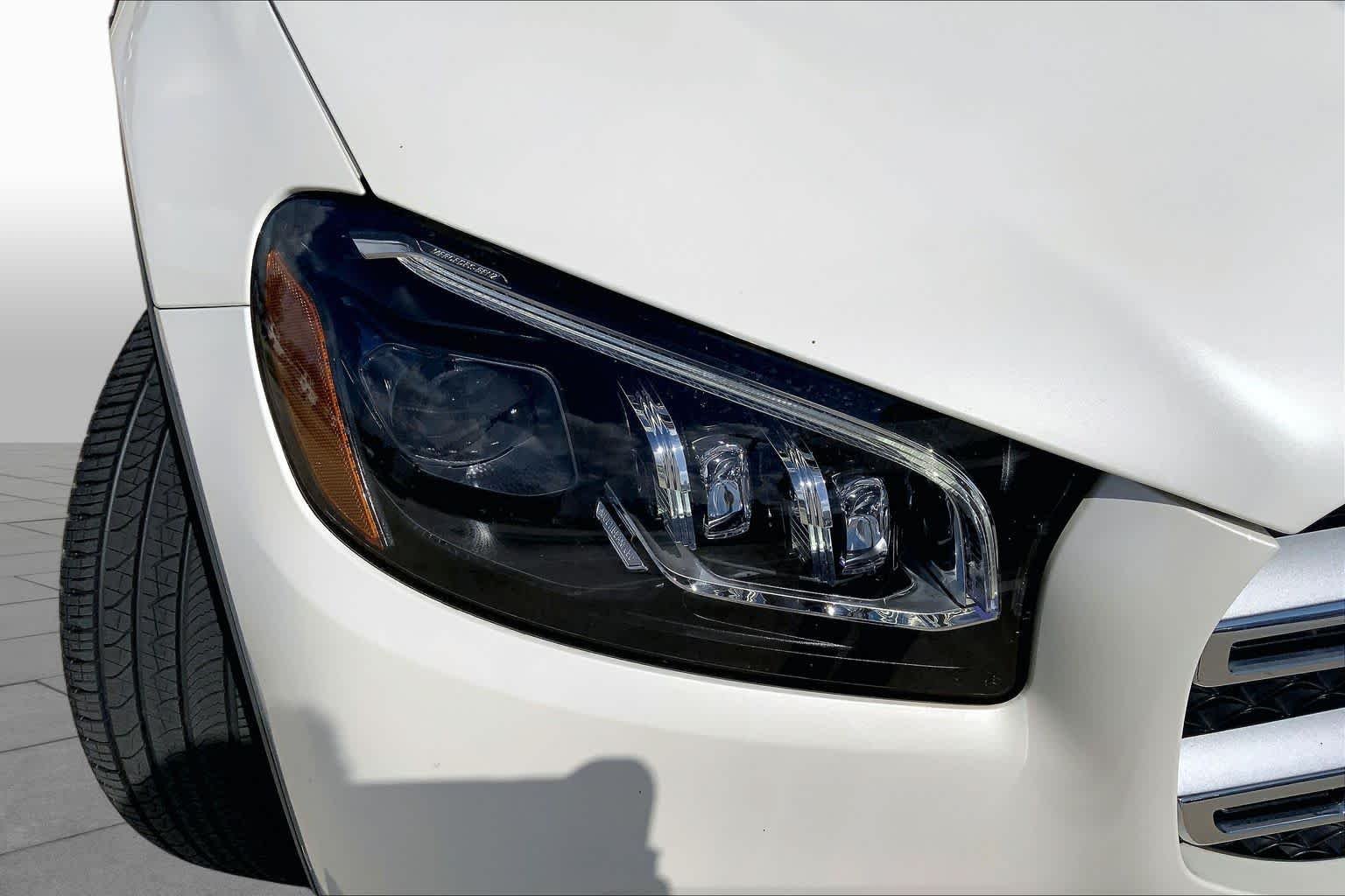 Used 2022 MANUFAKTUR Diamond White Bright Mercedes-Benz GLS 450 image 27
