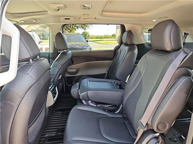 Used 2025 Ivory Silver KIA SX Passenger image 11