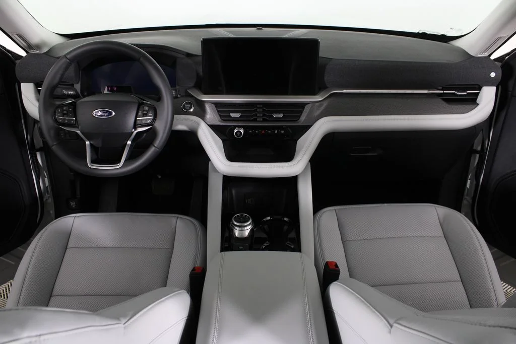 New 2026 White Ford Platinum image 27