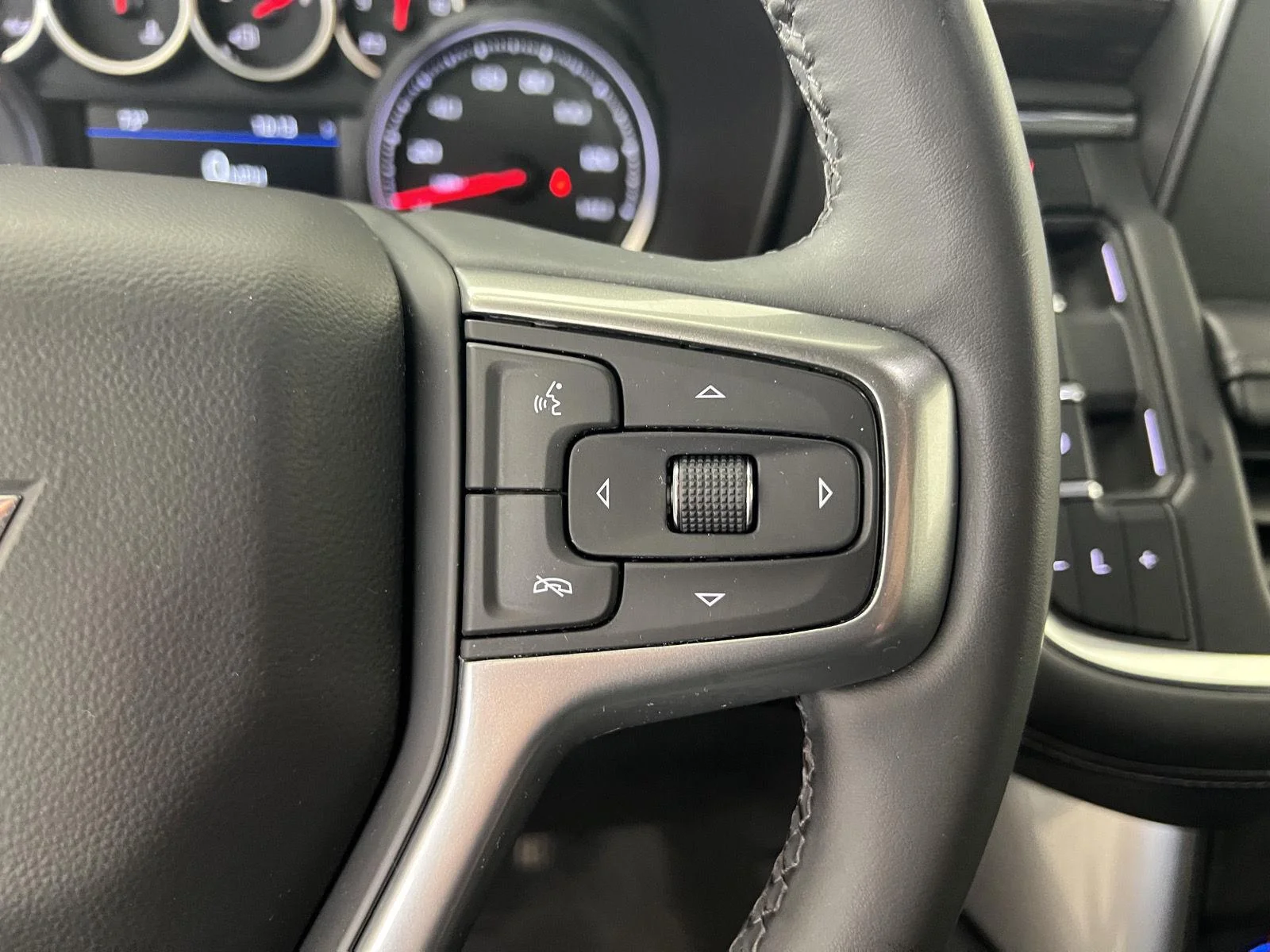 Used 2024 Summit White Chevrolet LS image 11