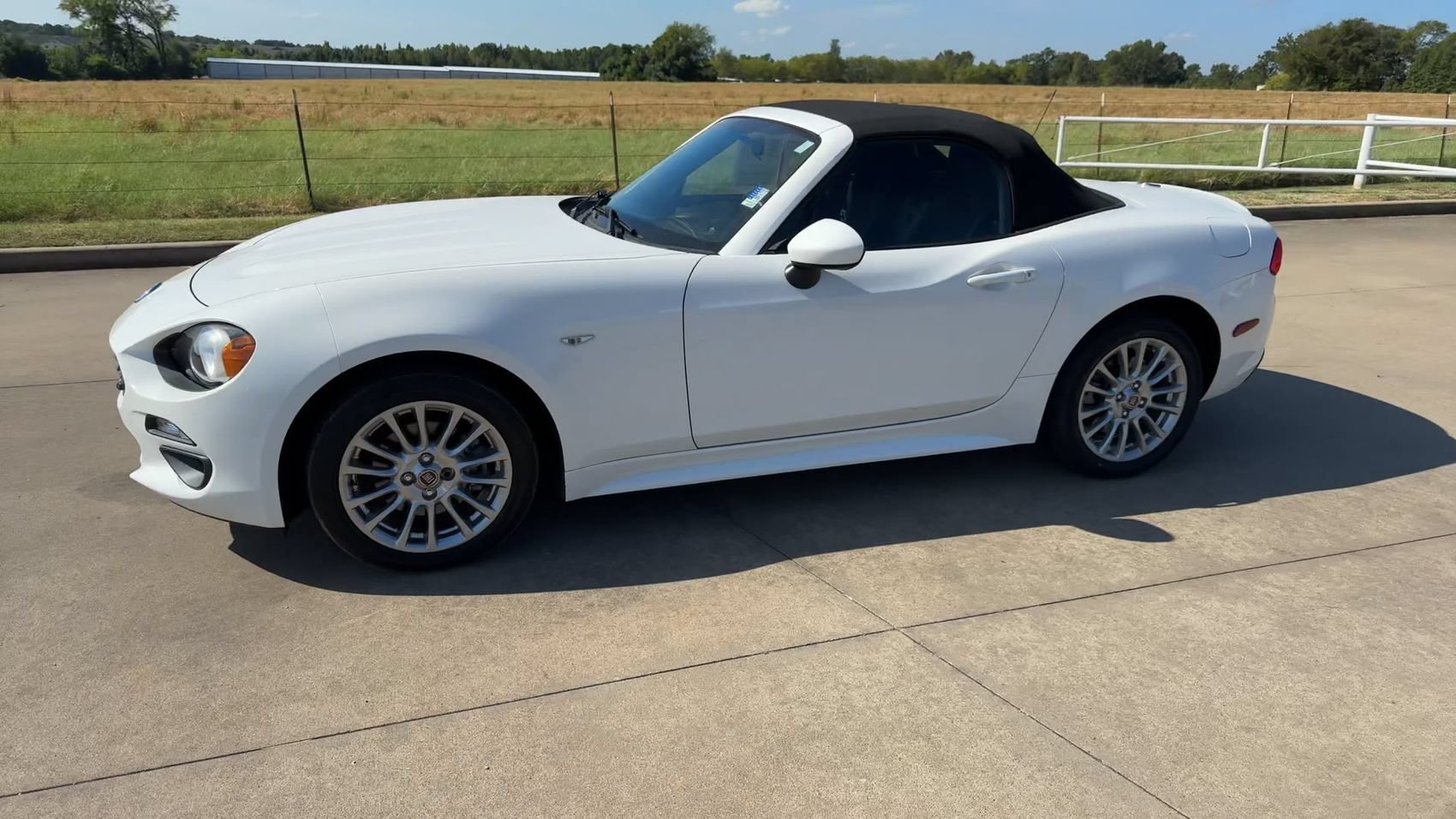 Used 2017 Bianco Gelato White FIAT Classica image 5