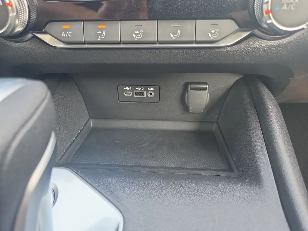 Used 2022 Blue Nissan 2.5 SV image 14