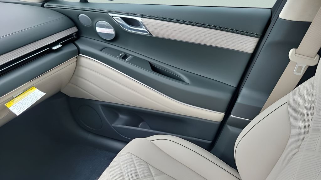 New 2026 Silver Genesis 3.5T PRESTIGE image 13