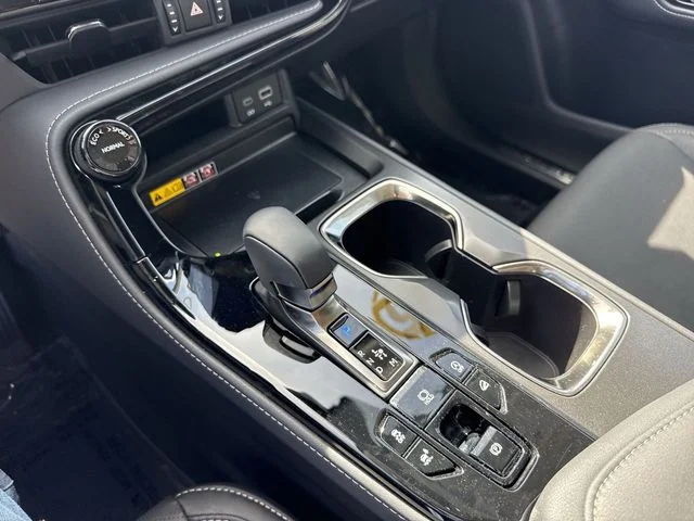 Used 2025 White Lexus 350 Premium image 21