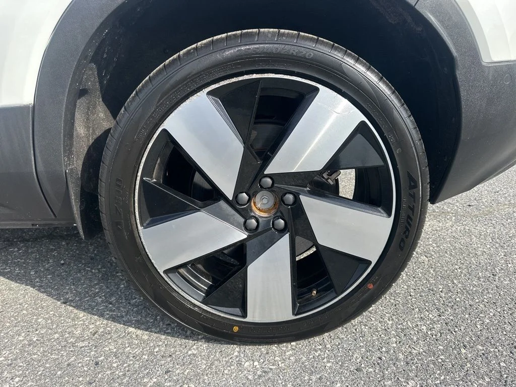 2023 Volvo C40 Ultimate - Photo 32