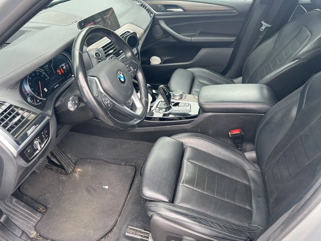 Used 2018 Silver BMW xDrive30i image 4