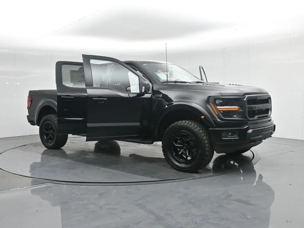 New 2025 Black Ford XLT image 36