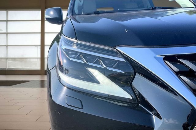 Used 2022 Black Lexus 460 image 28
