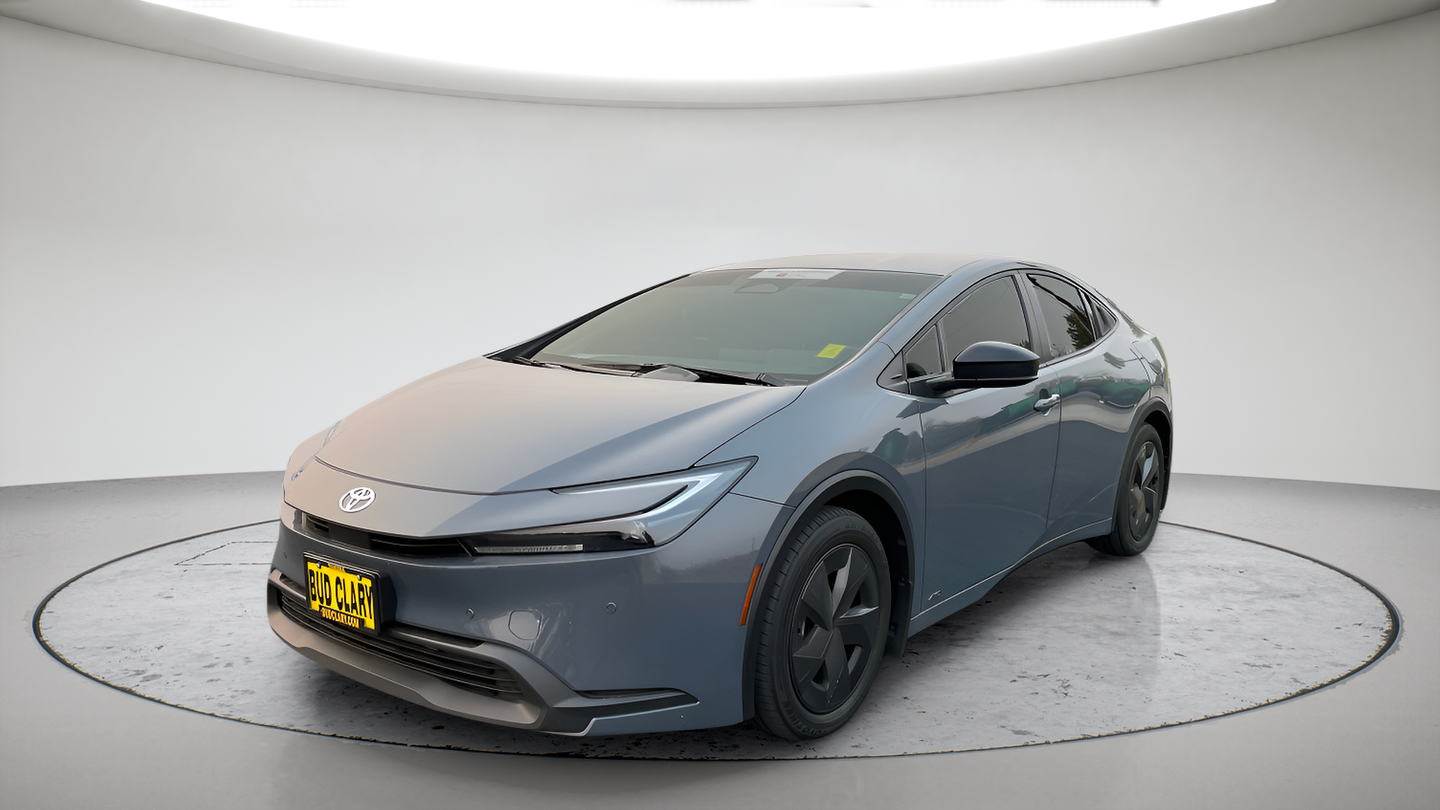 Certified Used 2025 Gray Toyota LE image 7