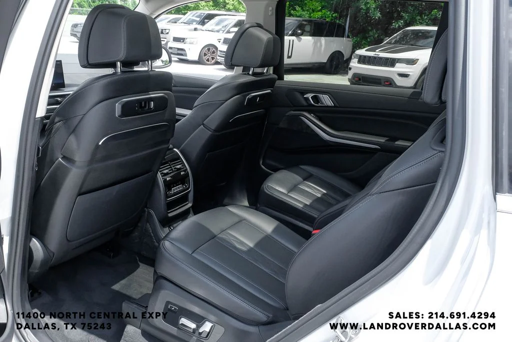 Used 2023 Mineral White Metallic BMW xDrive40i image 43