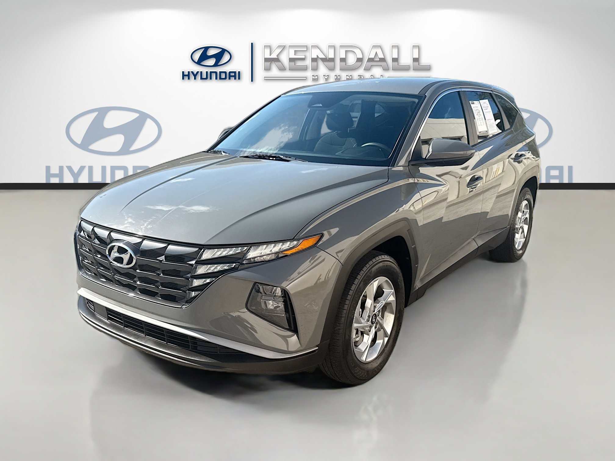 Used 2024 Hampton Gray Hyundai SE image 3