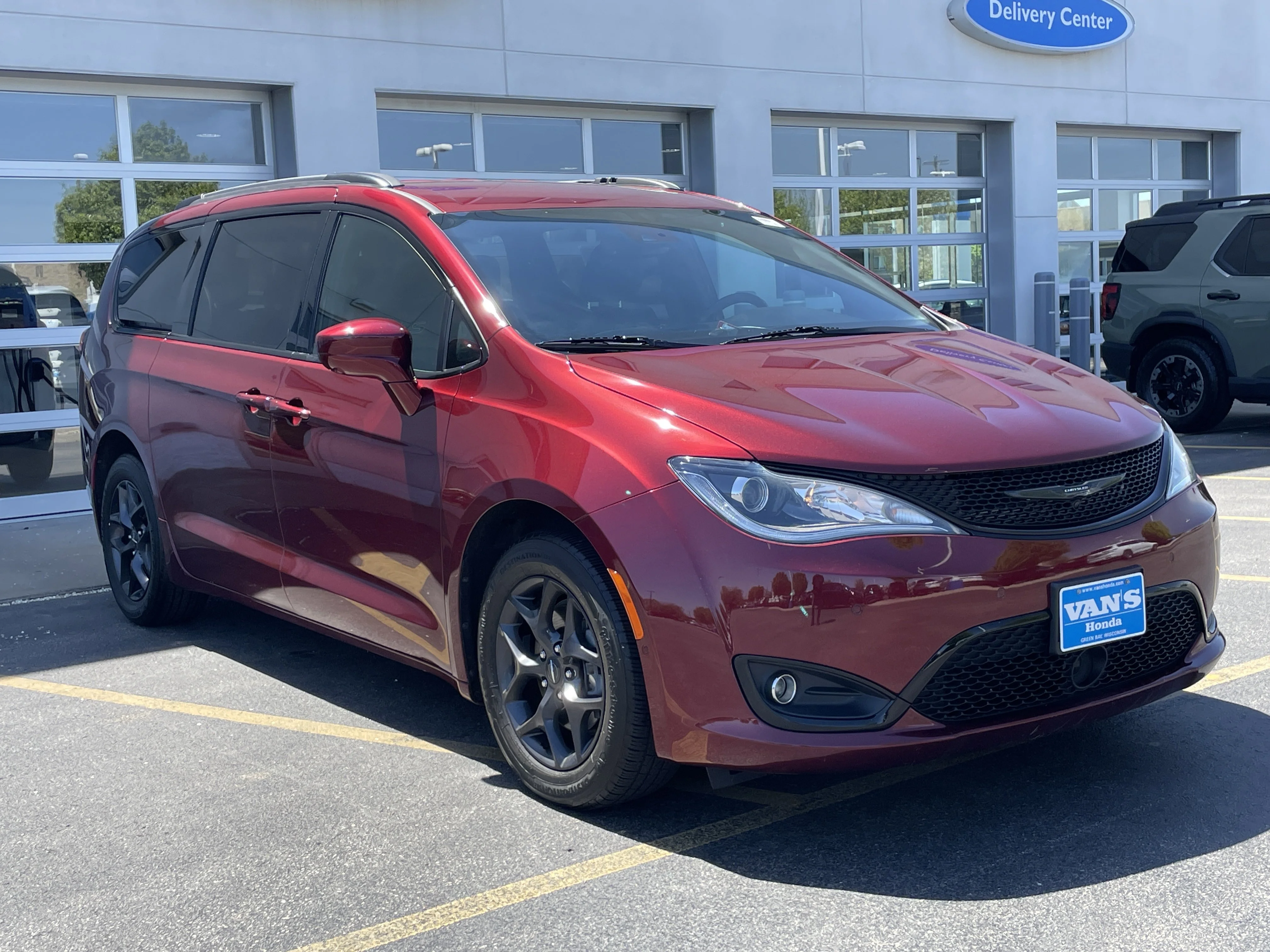 2020 Chrysler Pacifica Touring L Plus's photo