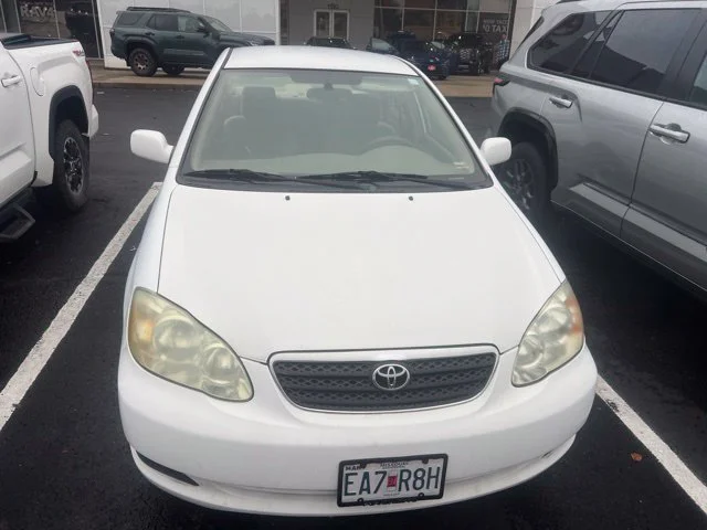 Used 2005  Toyota LE image 3