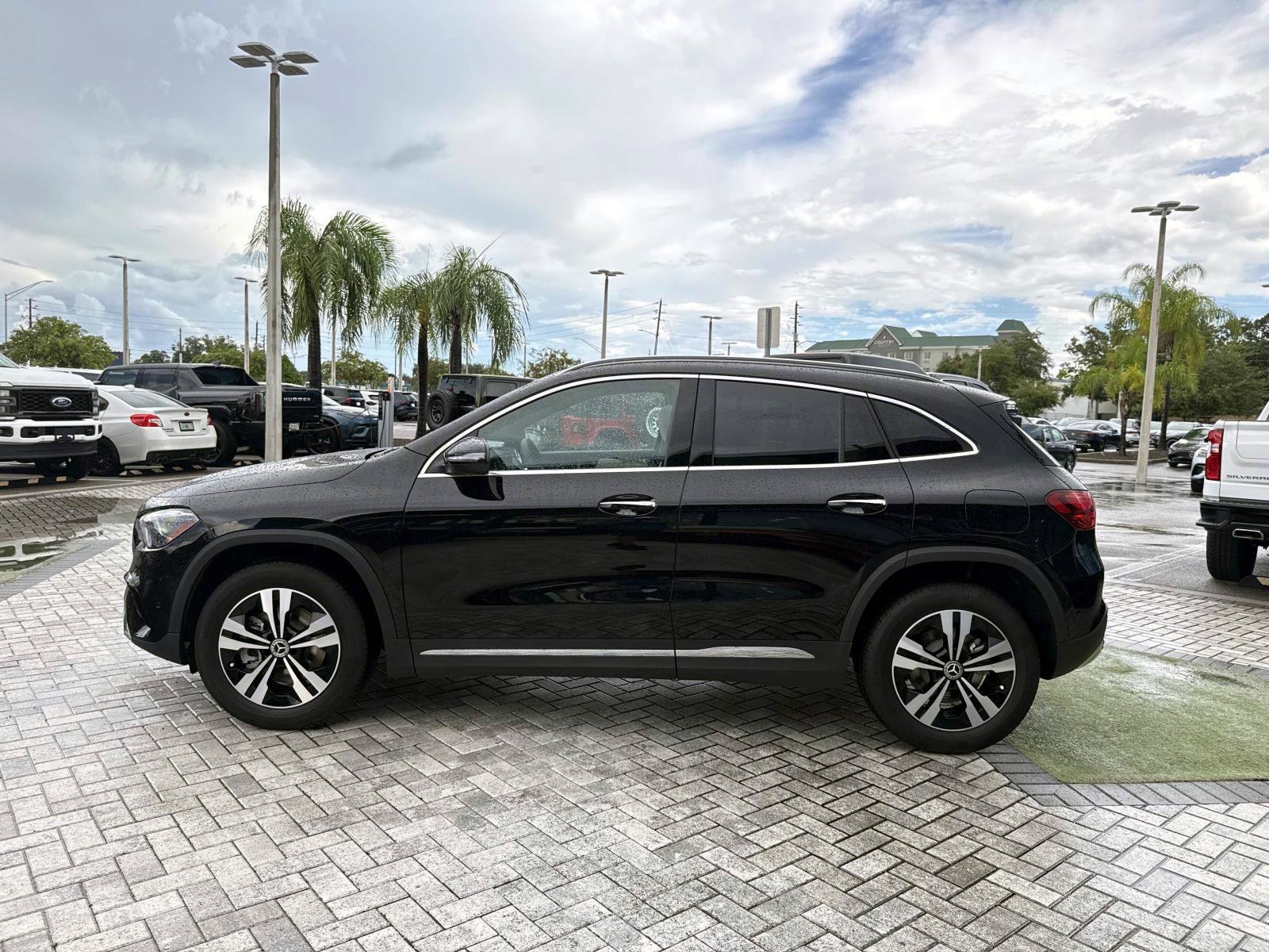 New 2026 Black Mercedes-Benz 250 SUV image 3