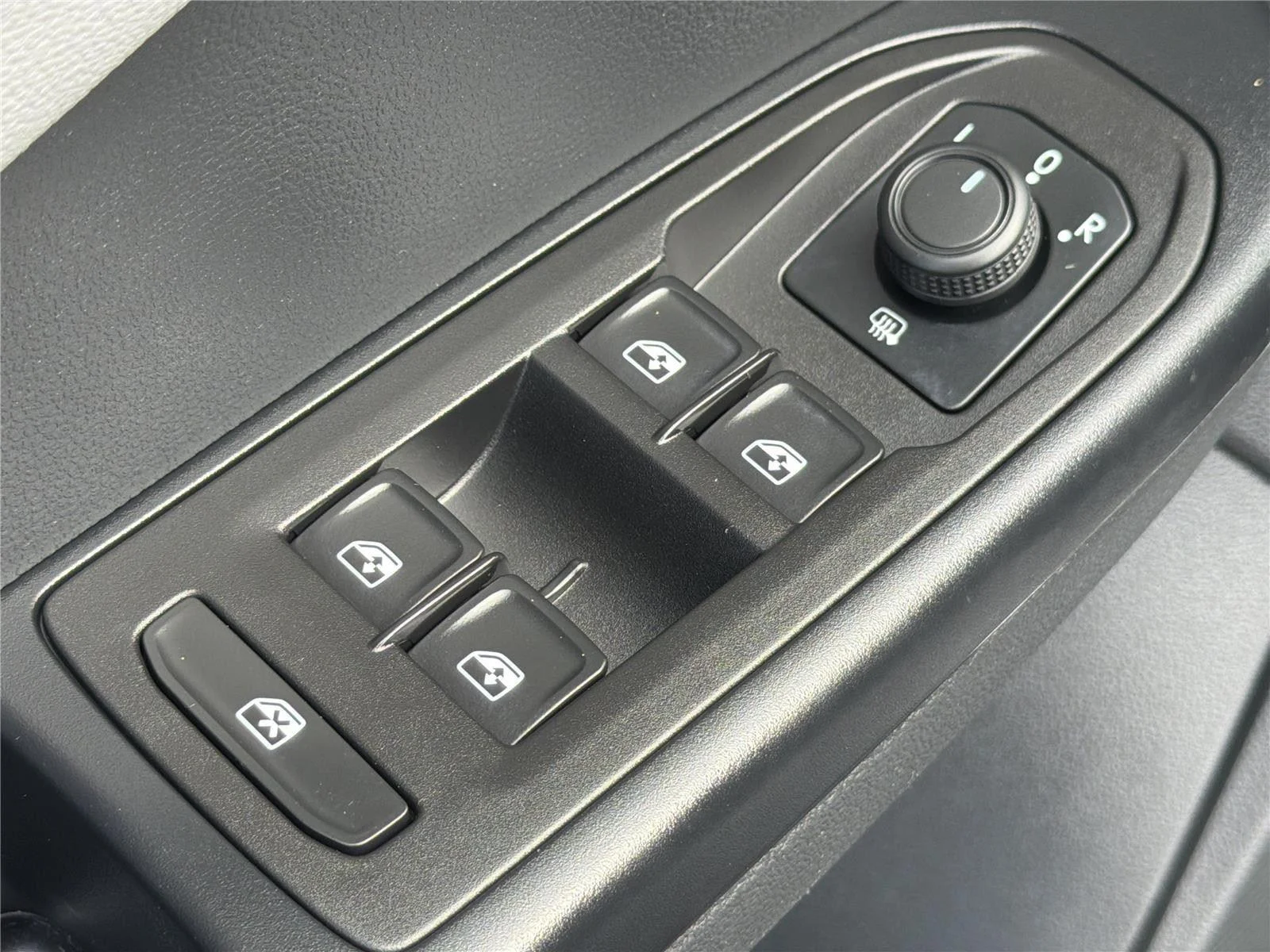 Used 2023 Pure Gray Volkswagen SE image 23