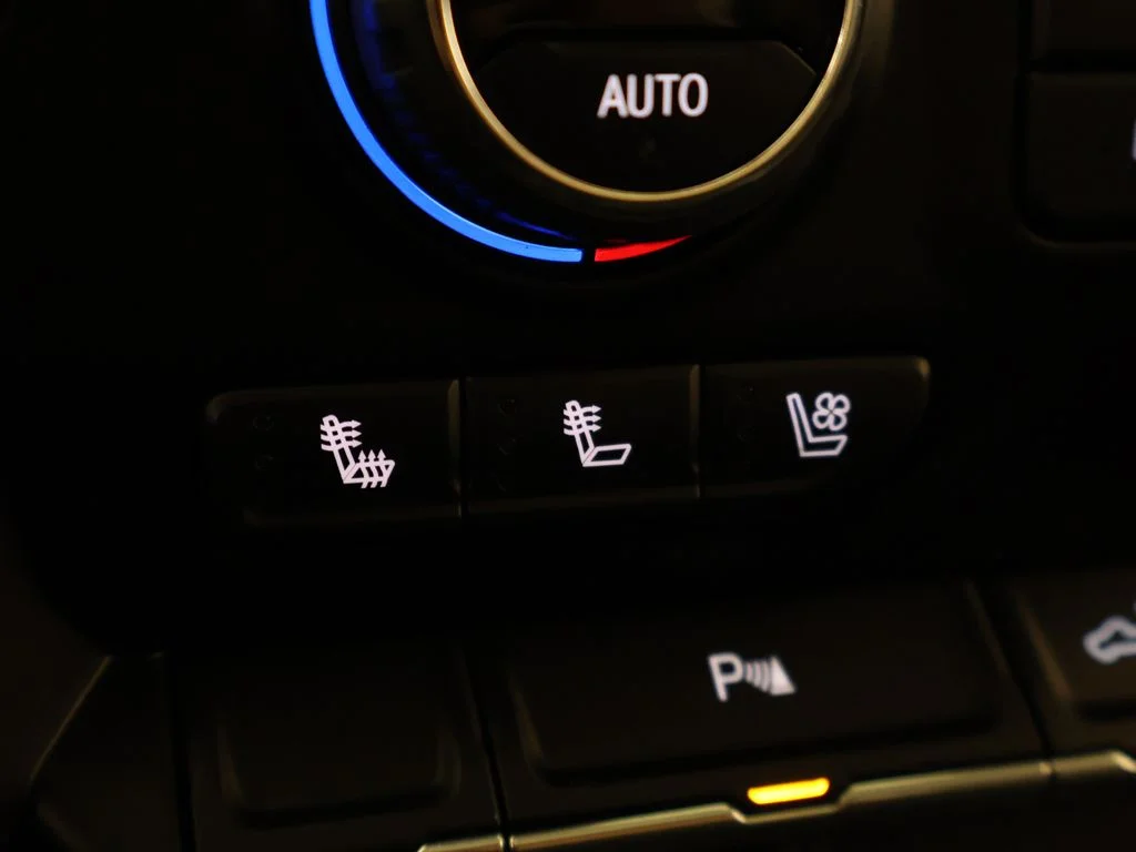 Used 2022 Summit White Chevrolet LTZ image 58