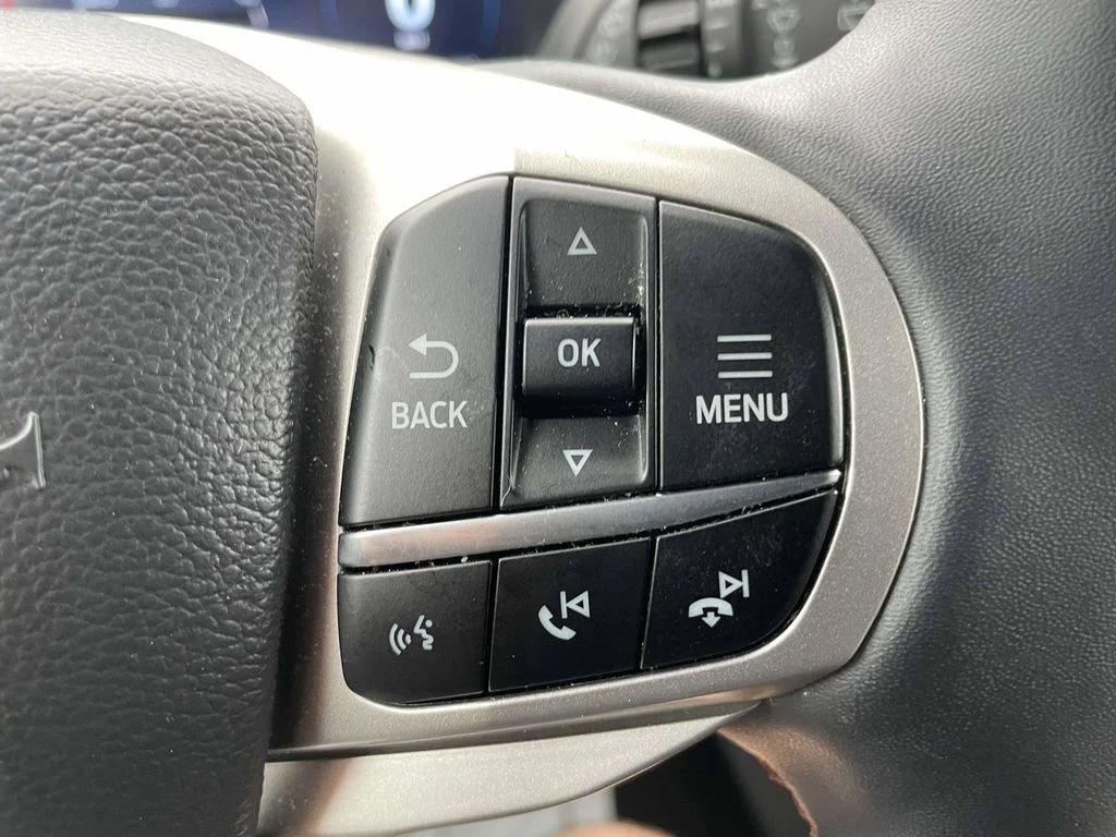 Used 2025 Black Metallic Ford Active image 26