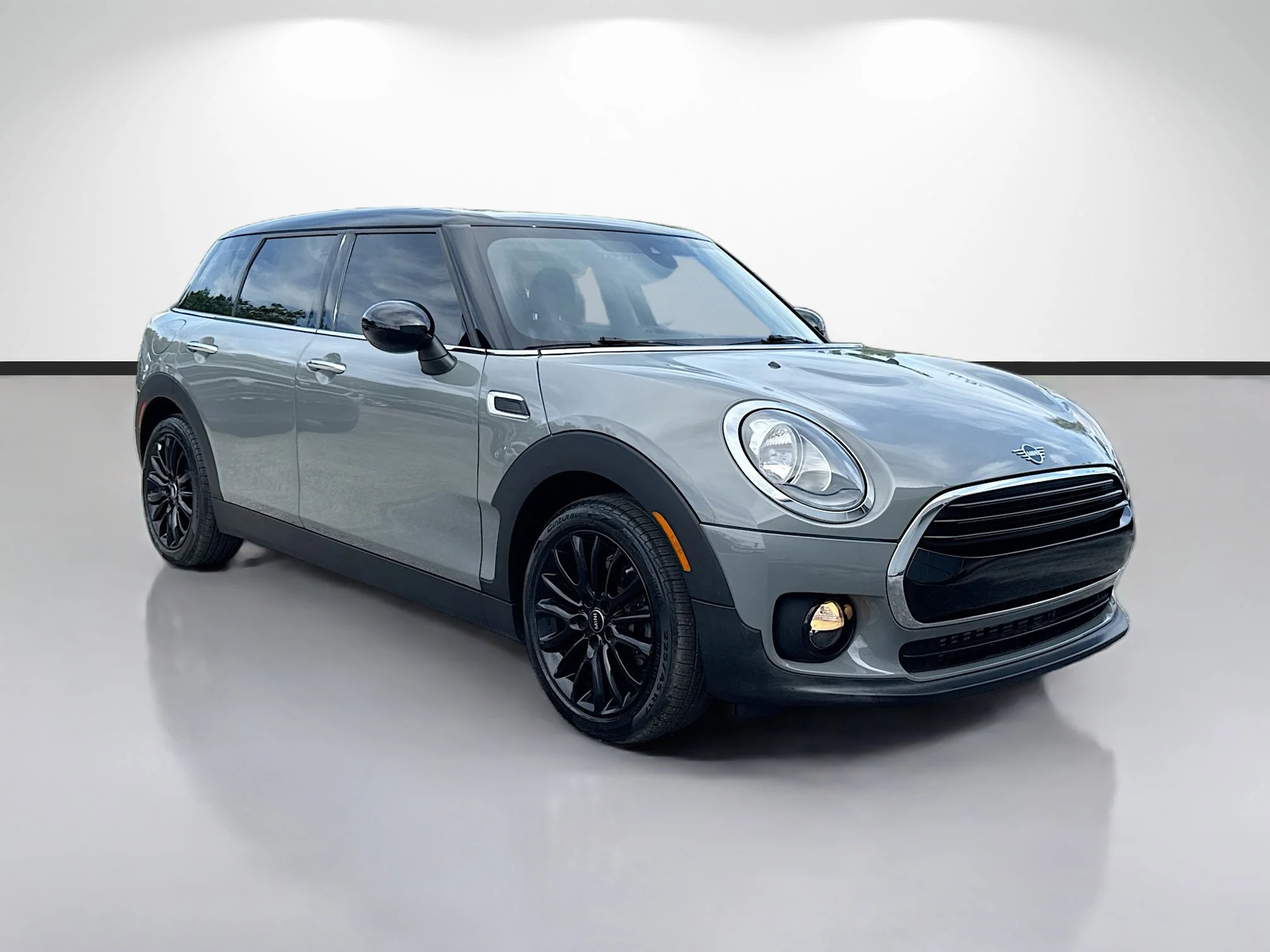 2019 MINI Clubman Cooper Classic's photo