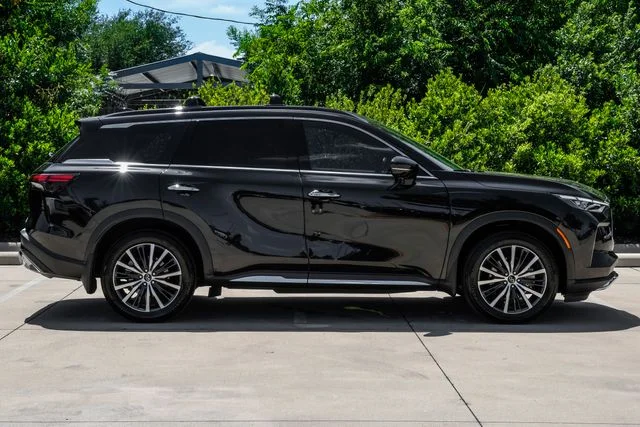 Used 2022 Black INFINITI Autograph image 9