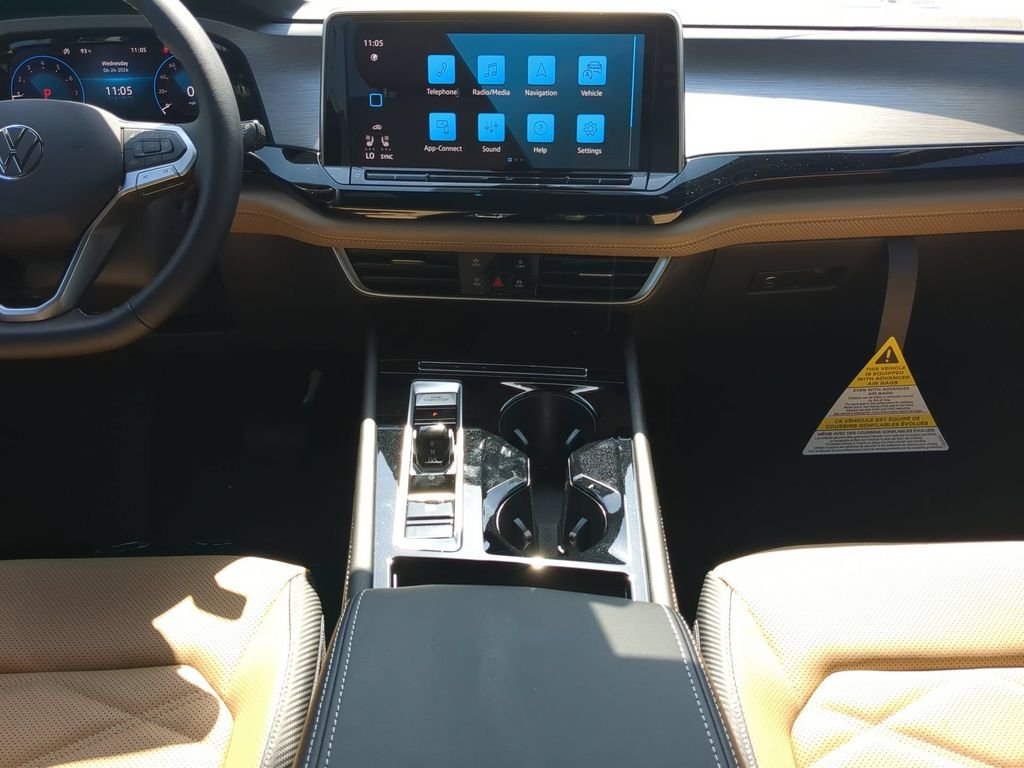 New 2026 White/off-white Volkswagen 2.0T SE w/Technology image 16