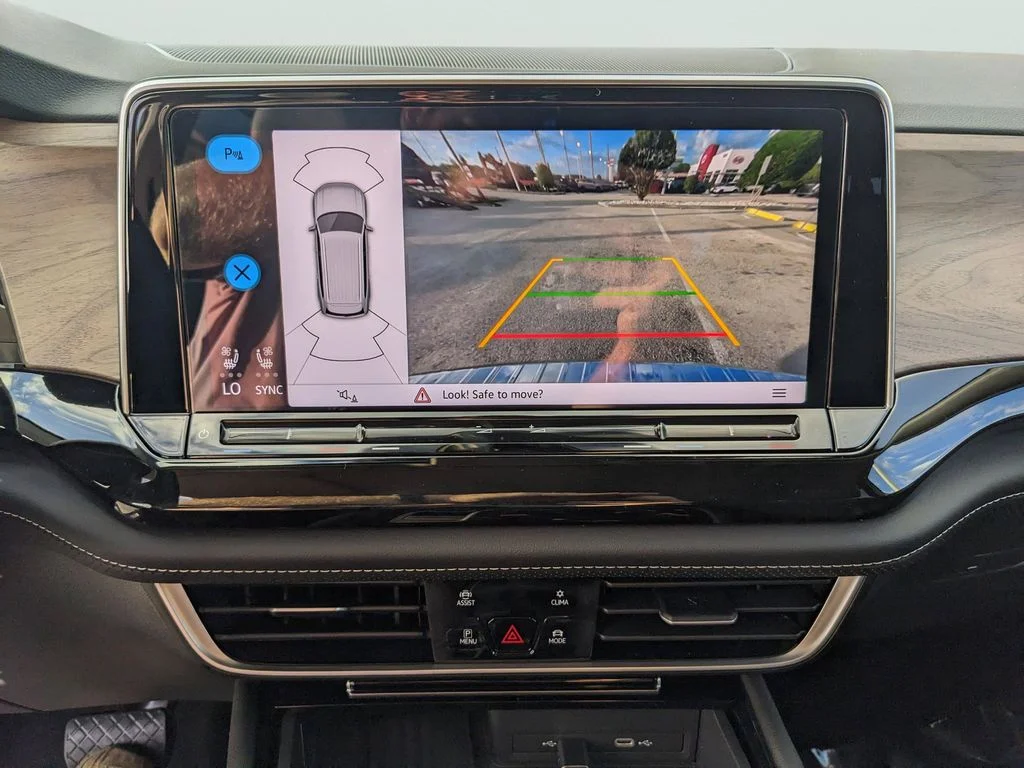 New 2026 White/off-white Volkswagen 2.0T SE w/Technology image 23