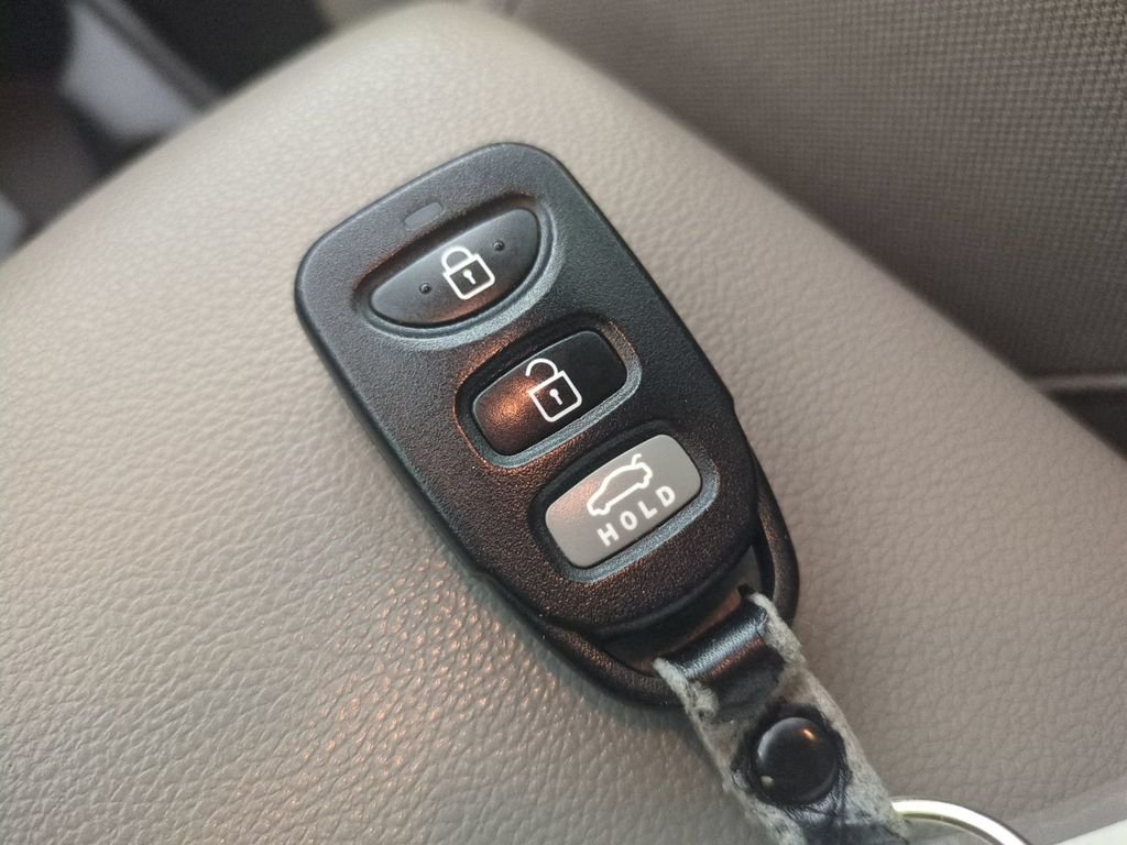 2019 Hyundai Elantra SE - Photo 34