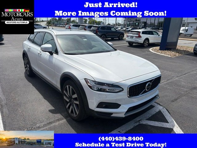 2022 Volvo V90 Cross Country B6