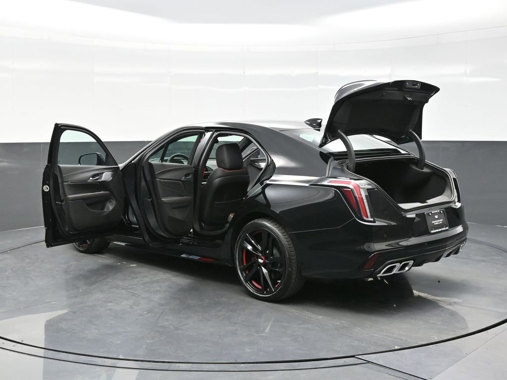 2025 Cadillac CT4 V-Series - Photo 32