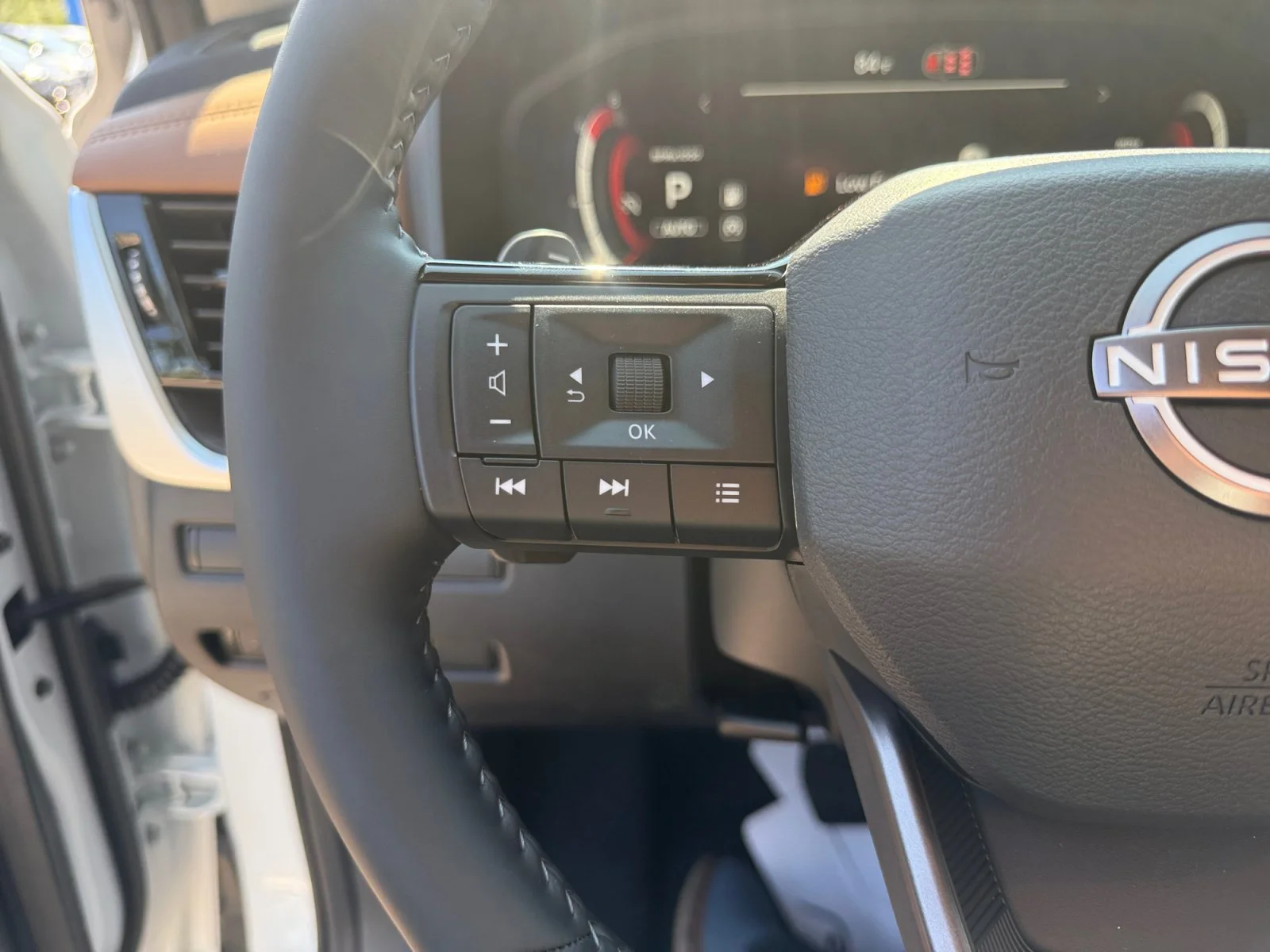 New 2026 Everest White Pearl Tricoat Nissan Platinum image 11