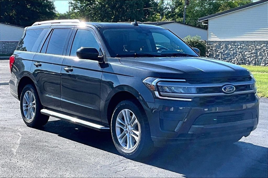 Used 2023 Dark Matter Metallic Ford XLT image 1