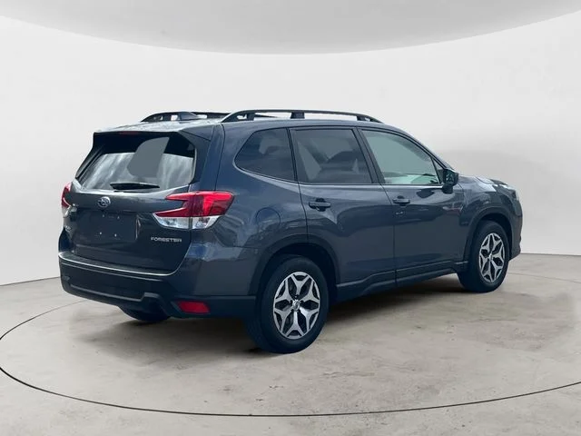 Used 2022 Gray Metallic Subaru Premium image 5