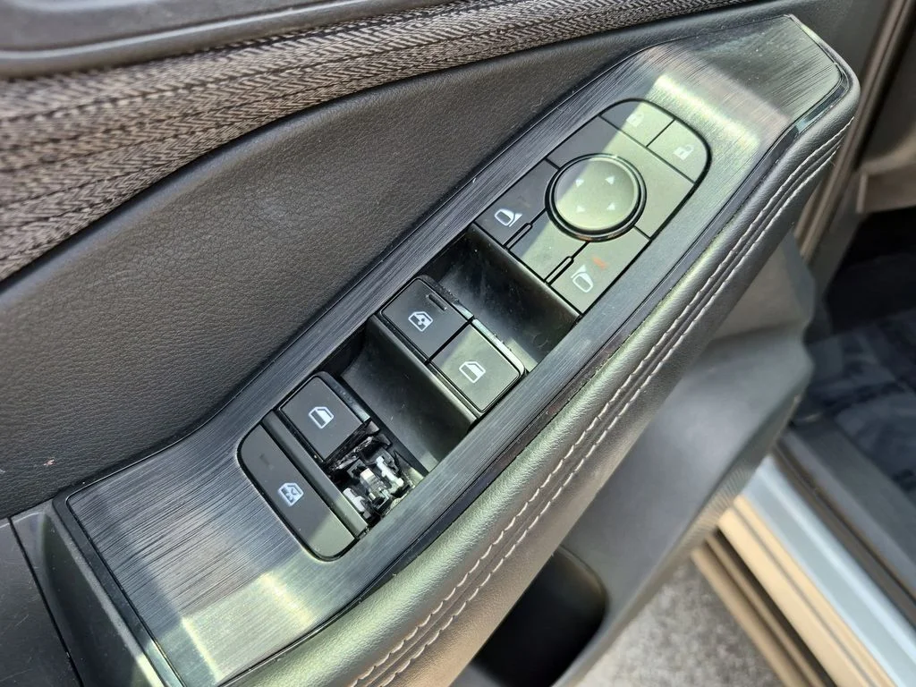 Used 2021 Silver Nissan SV image 19