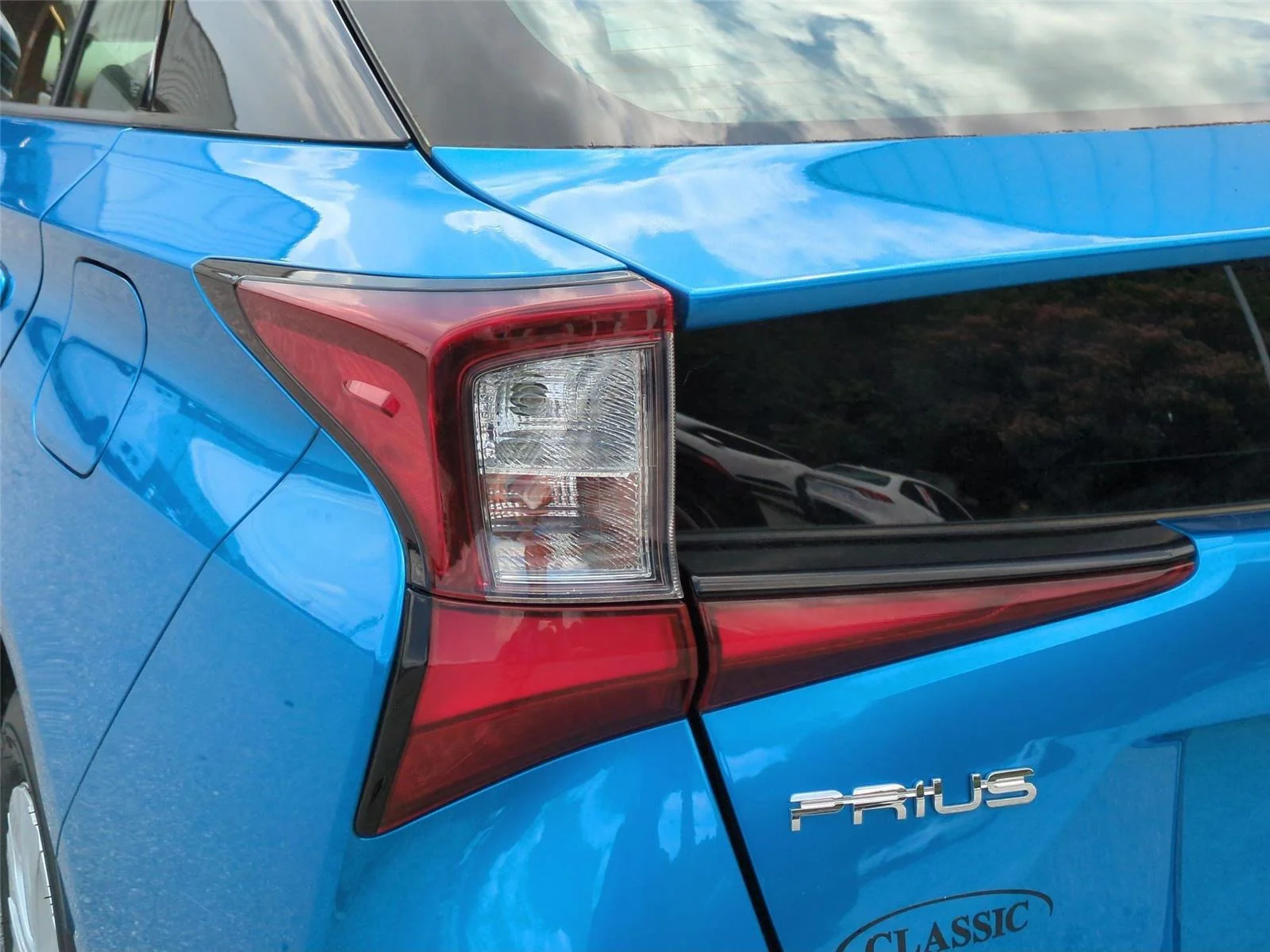 Used 2020 Electric Storm Blue Toyota XLE image 12