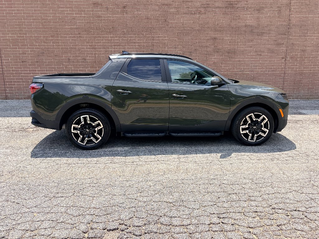 Certified Used 2025 Rockwood Green Hyundai Limited image 7