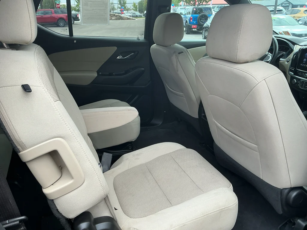 Used 2022 Mosaic Black Metallic Chevrolet LT Cloth image 15