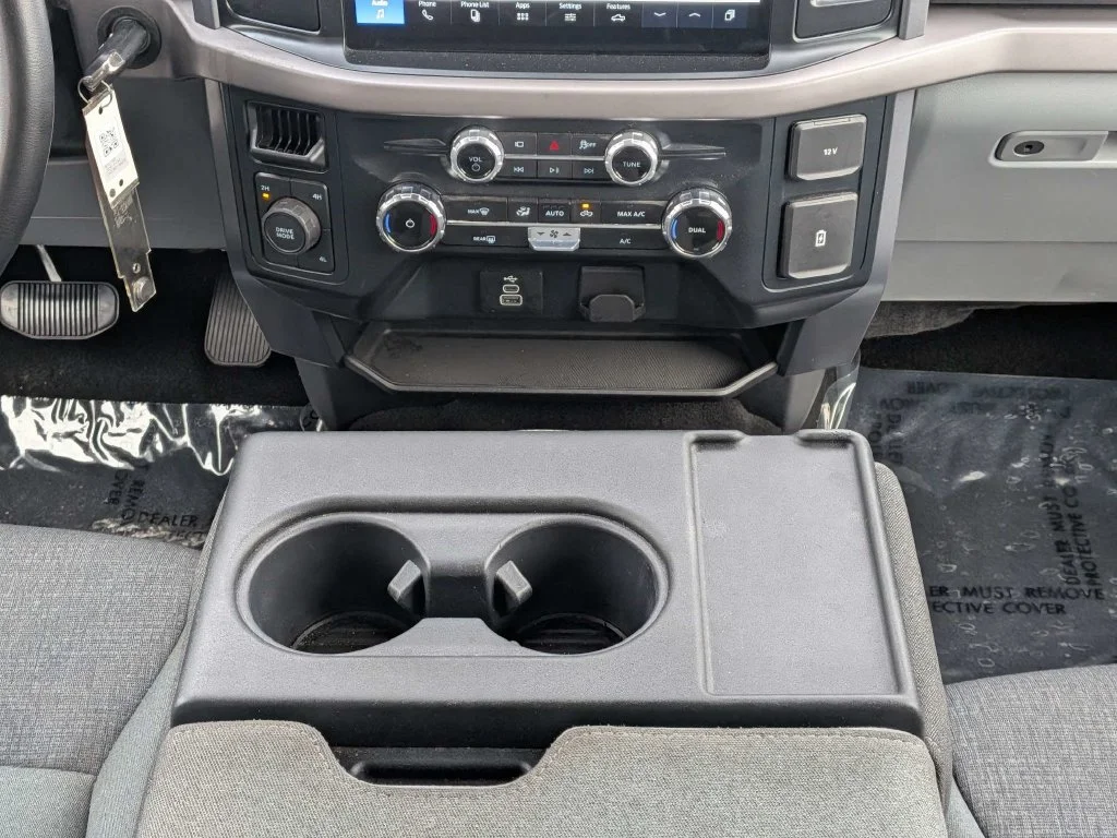 Certified Used 2025 Oxford White Ford XLT image 18