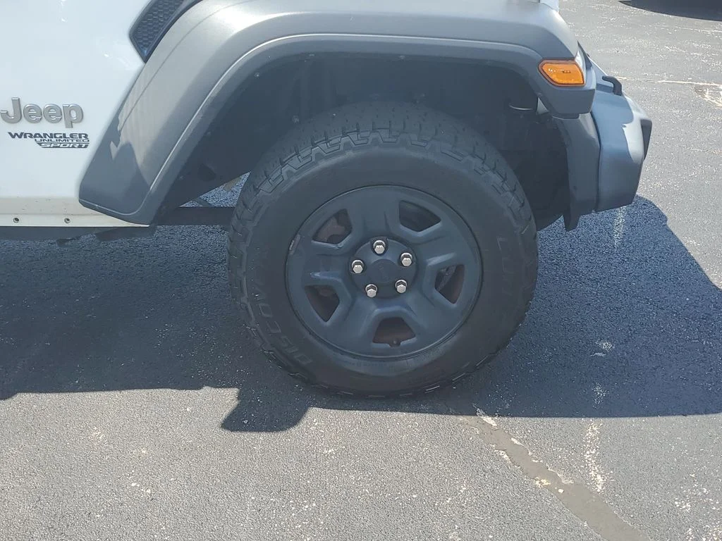 Used 2019 White Jeep Unlimited Sport image 5