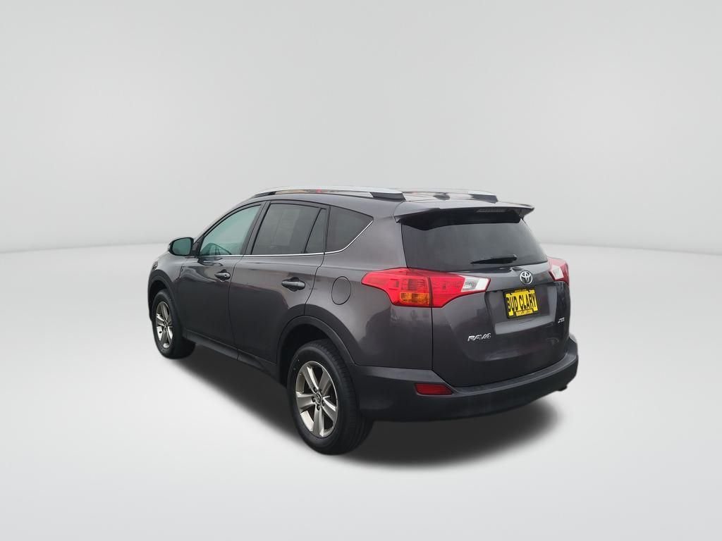 2015 Toyota RAV4 XLE photo 3