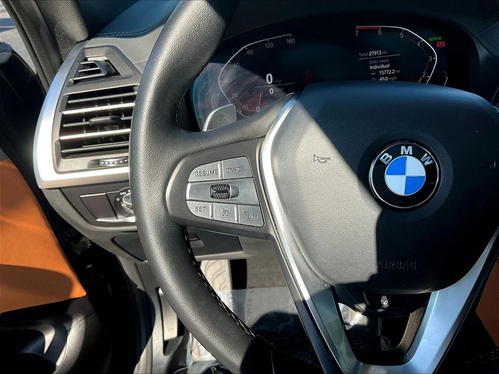 Used 2022  BMW xDrive30i image 11