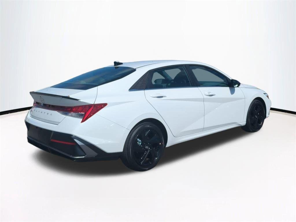 New 2026 White Hyundai SEL Sport Premium image 5